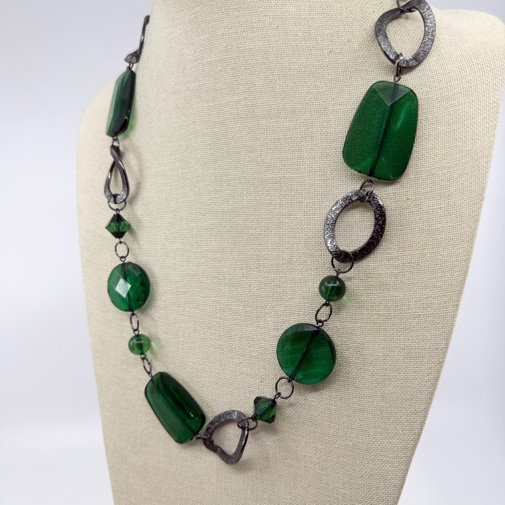 Emerald Green Statement Necklace Faceted Beads Gunmetal Tone Links Boho Chic - Picture 6 of 17